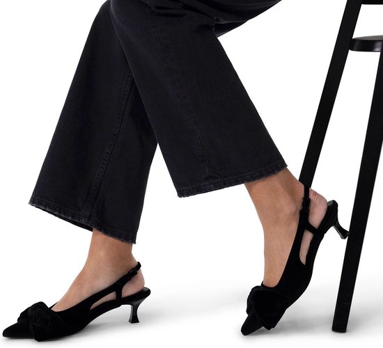 Manfield - Dames - Zwarte velours slingbacks met strik - Maat 38