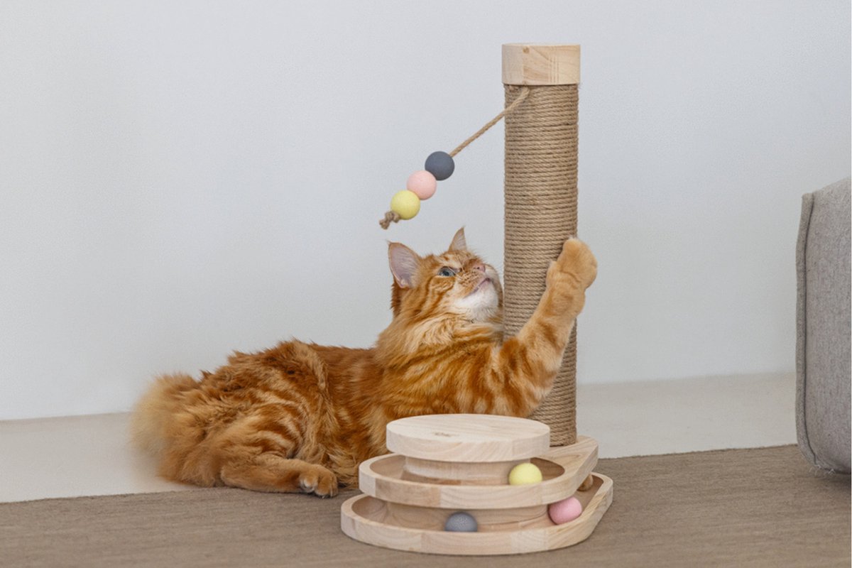 Designed by Lotte Inez Krabpaal - Hout/Jute - Incl speeltoren met balletjes - Bruin - 38x25,5x47,5 cm — afbeelding 10