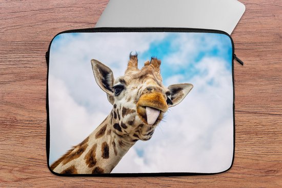 Housse ordinateur 17 pouces 41x32 cm - Funny animals - Housse Macbook & Laptop Une drôle de girafe sort la langue - Housse ordinateur portable avec photo