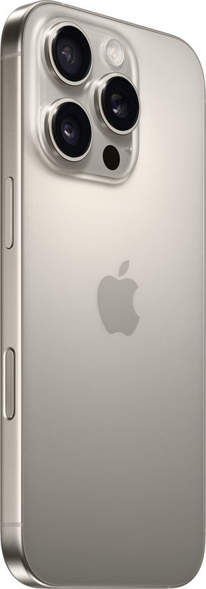 Zilverkleurige iPhone 14 Pro, gezien vanaf de achterkant met de drie camera's en Apple logo.