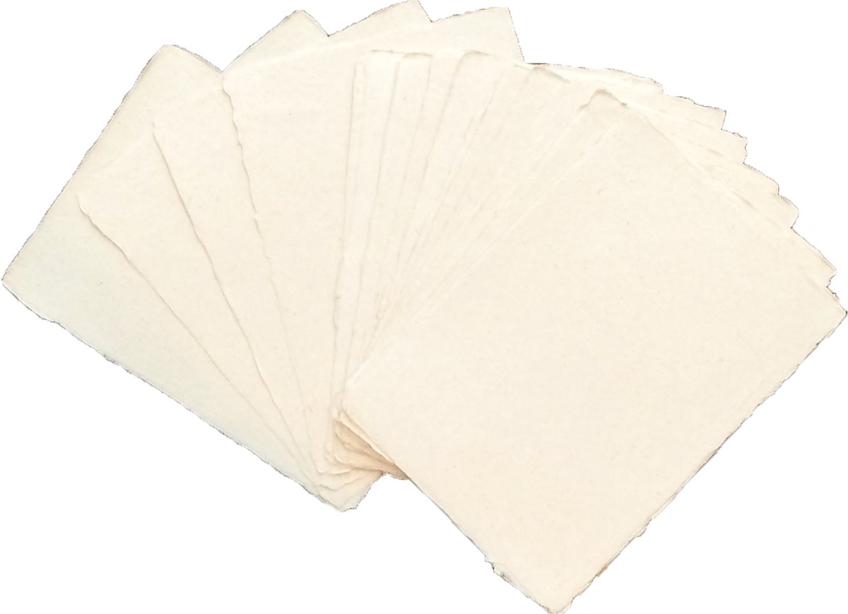 25 kaarten 15x21cm, 200grs Tree Free Gampi papier, schepranden rondom