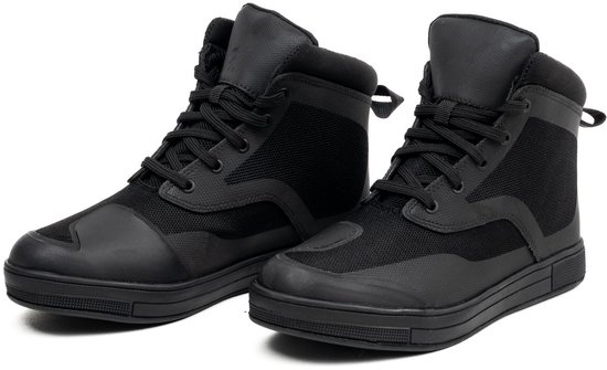 Motor sneakers MAGNA van MOTOBLOUZ