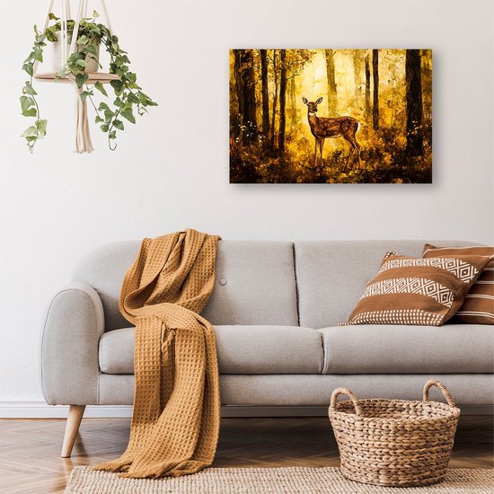 Een schilderij van een hert in een bos, hangend boven een lichte bank.
