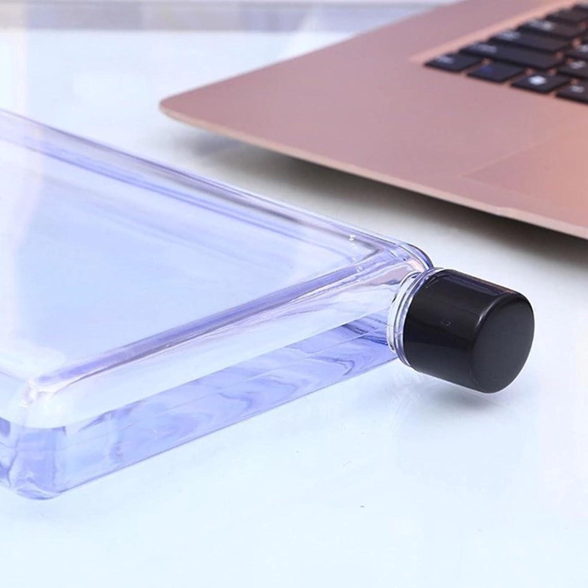 Tyenaza Platte Waterfles 350 Ml – Slank A5-formaat, Lekvrij, Met Siliconen Afsluitdop – Past In Handtas, Rugzak En Schooltas – Wit (met 2 Extra Doppen)