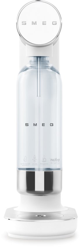 Witte Smeg bruiswatertoestel met glazen fles, weergave van iconen op de fles.