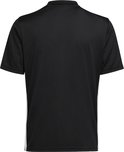 Achterkant van een zwart adidas sportshirt met een kraagje en witte strepen op de zijkanten.