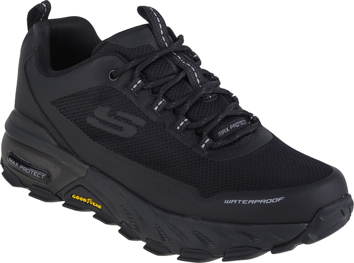 Skechers max protect fast track in de kleur . Zwart