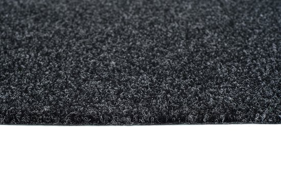 Vue de côté d'un tapis gris foncé chiné