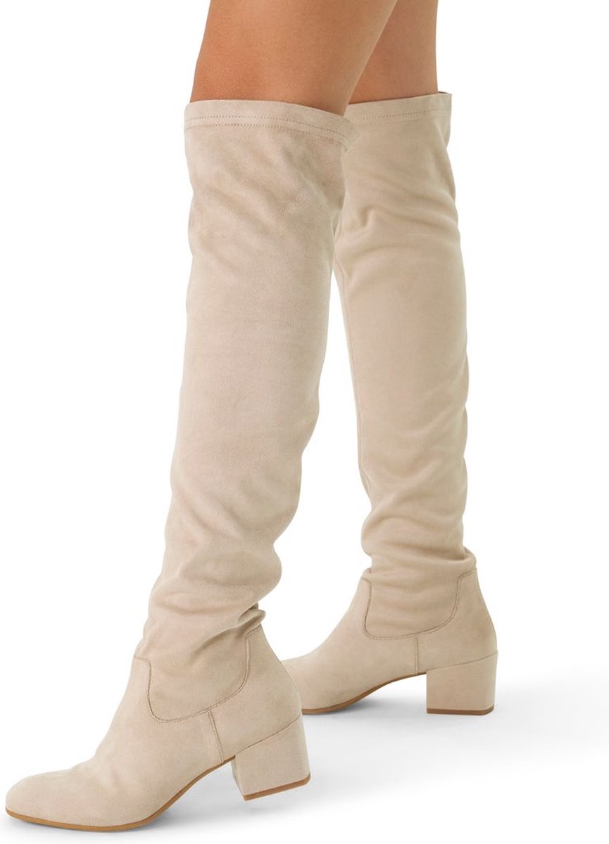 Manfield - Dames - Beige suèdine overknee laarzen - Maat 36 | bol