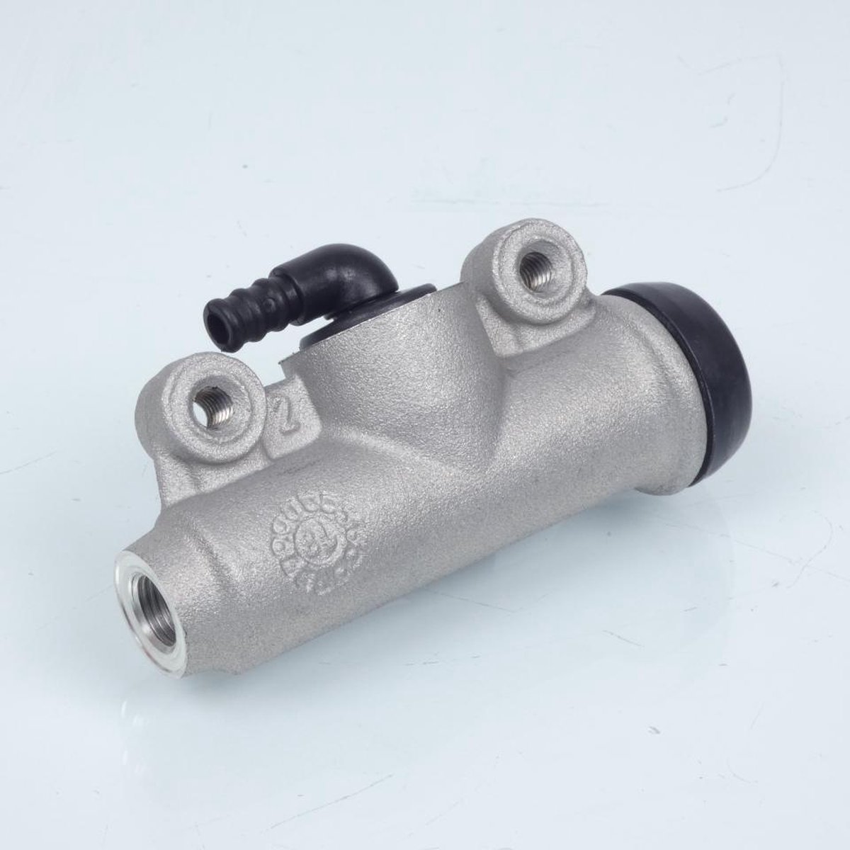 ajp hoofdremcilinder achterrem voor derbi 125 senda r 4t 2004 t/m 2008 nieuw