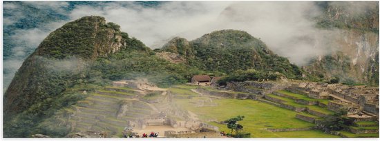 WallClassics - Poster Glanzend – Machu Pichu vanuit de Lucht - 60x20 cm Foto op Posterpapier met Glanzende Afwerking
