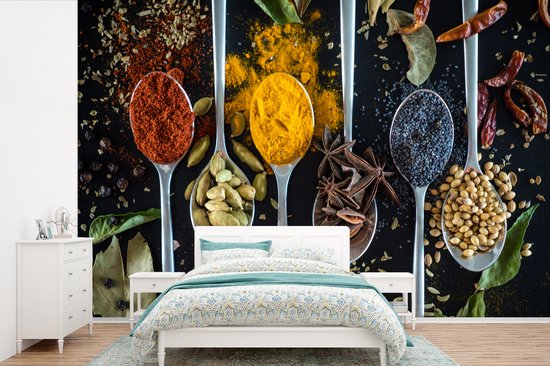 Behang - Fotobehang Kruiden - Lepel - Specerijen - Zwart - Keuken - Breedte 420 cm x hoogte 280 cm