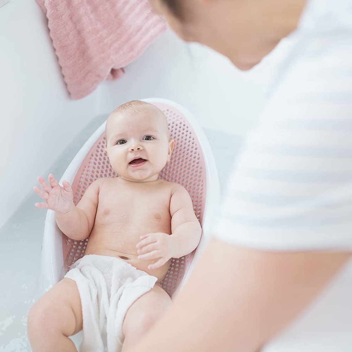 Angelcare Ergonomische badring voor grote badkuip of douche, lichtblauw, zachte en aangename zitting