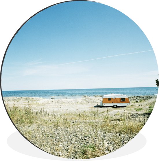 WallCircle - Wandcirkel - Muurcirkel - Kleurrijke afbeelding van een caravan op het strand - Aluminium - Dibond - ⌀ 60 cm - Binnen en Buiten