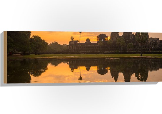 Hout - Zonsondergang boven Water langs Tempel - 90x30 cm - 9 mm dik - Foto op Hout (Met Ophangsysteem)