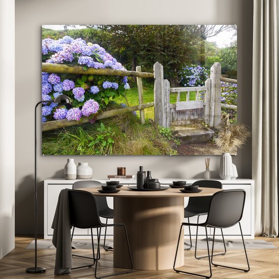 Cottage jardin aux hortensias Plexiglas 180x120 cm - Tirage photo sur Glas (Décoration murale Plexiglas) XXL / Groot format!