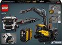 Achterkant van LEGO Technic verpakking met truck, aanhanger en graafmachine.
