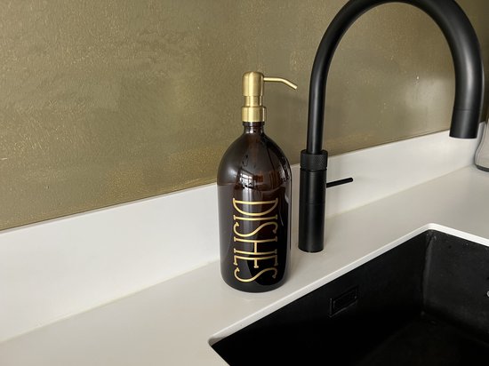 BBBLS Design Dispenser "Dishes" | Bruin Glas | 1 liter | RVS / Metaal Pomp Goud | Zeeppomp | Zeepdispenser | Zeephouder