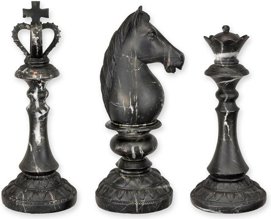 UN ENSEMBLE DE 3 PIÈCES D'ÉCHECS EN RÉSINE ASPECT MARBRE