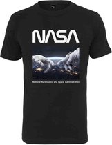 Urban Classics NASA Heren Tshirt -M- NASA Astronaut Hands Zwart