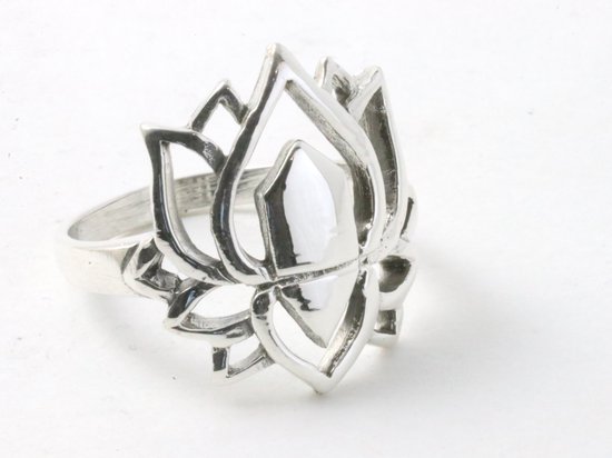 Zilveren lotus bloem ring - maat 19