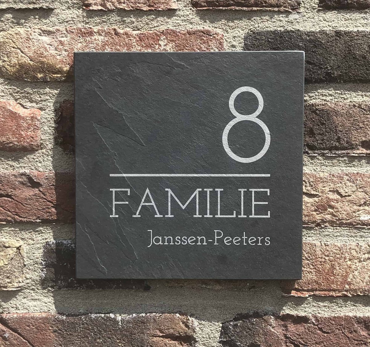 Gepersonaliseerd huisnummer - Leistenen huisnummer - Personelijk gegraveerd met familienamen - Moderne antraciet leistenen huisnummer 10 x10 cm