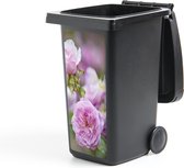Container sticker Planten van roze rozen groeien in de natuur - 38x80 cm - Kliko sticker