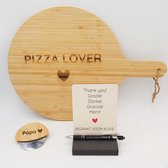 Vaderdag geschenk - voor een echte pizza lover - grote bamboe snijplank + bijpassende pizza snijder + GRATIS items - origineel geschenk voor papa!