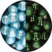 Kerstballen 32x st - mix donkergroen/ijsblauw - 4 cm - kunststof - kerstversiering