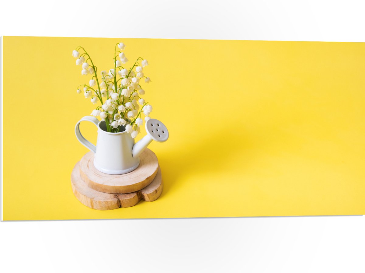 PVC Schuimplaat- Boeket in Gieter met Gele Achtergrond - 100x50 cm Foto op PVC Schuimplaat