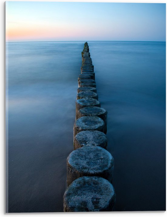 Acrylglas - Strand - Zand - Zee - Palen - Hout - 30x40 cm Foto op Acrylglas (Met Ophangsysteem)