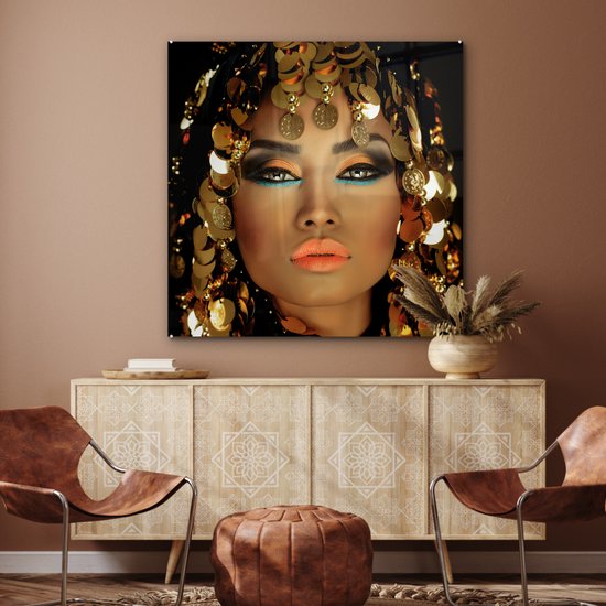 MuchoWow® Glasschilderij 90x90 cm - Schilderij acrylglas - Vrouw - Cleopatra - Goud - Sieraden - Make up - Luxe - Foto op glas - Muurdecoratie woonkamer - Wanddecoratie slaapkamer - Schilderijen