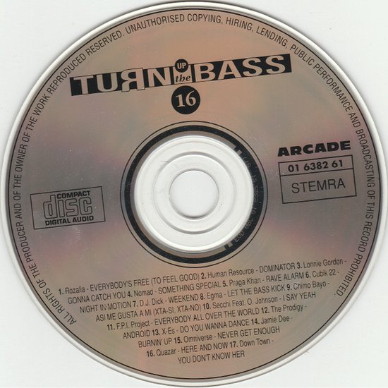 CD met de titel 'Turn Up The Bass 16' en lijst met nummers. Arcade logo.