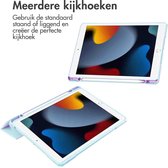 iMoshion Tablet Hoes Geschikt voor iPad 8 (2020) 8e generatie / iPad 9 (2021) 9e generatie / iPad 7 (2019) 7e generatie - iMoshion Trifold Hardcase Bookcase - Lichtblauw
