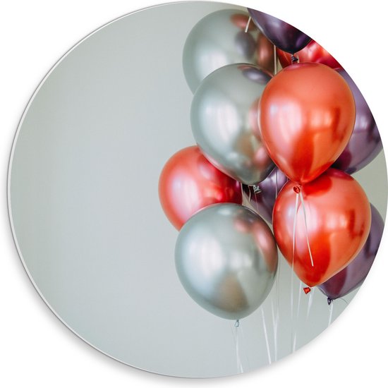 PVC Schuimplaat Muurcirkel - Ballonnen - Metallic - Rood - Paars - Zilver - 30x30 cm Foto op Muurcirkel (met ophangsysteem)