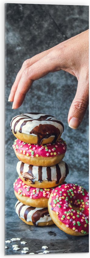 Acrylglas - Donuts - Gestapeld - Sprinkels - Hand - Kleurrijk - 30x90 cm Foto op Acrylglas (Met Ophangsysteem)