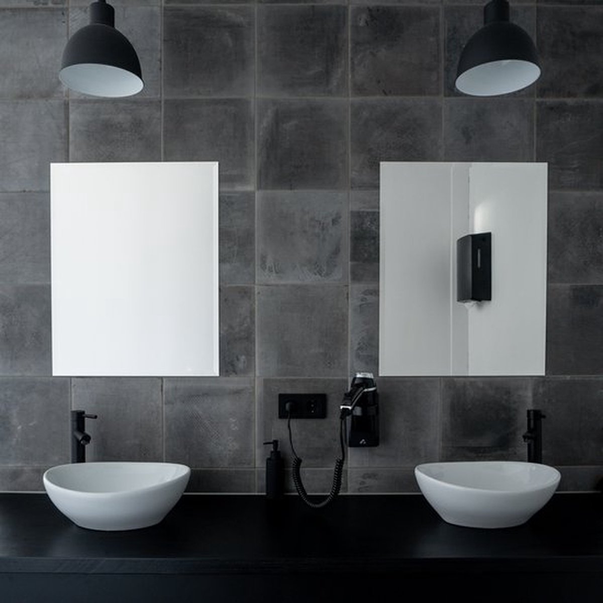 Rechthoekige Spiegel - Muurspiegel - Verzilverd - 60 X 120 cm - Dikte: 4 mm - In Nederland Geproduceerd - Incl. Spiegelmontageset - Top Kwaliteit Wandspiegel Zonder Lijst