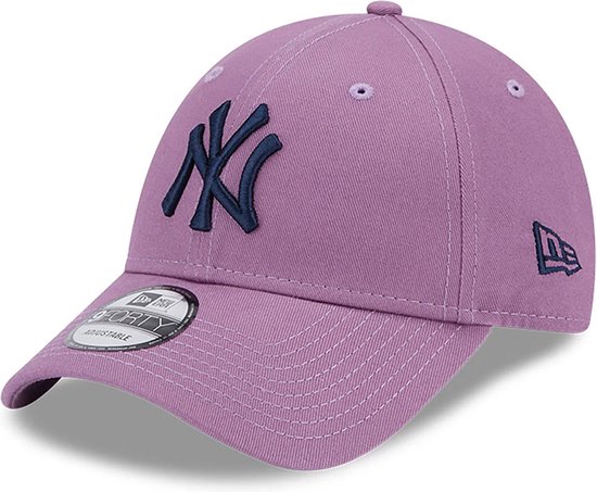 New York Yankees League Essential Purple 9FORTY Adjustable Cap