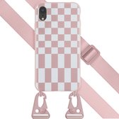 Selencia Hoesje Geschikt voor iPhone Xr Hoesje Met Koord - Selencia Siliconen design hoesje met afneembaar koord - Roze / Irregular Check Sand Pink