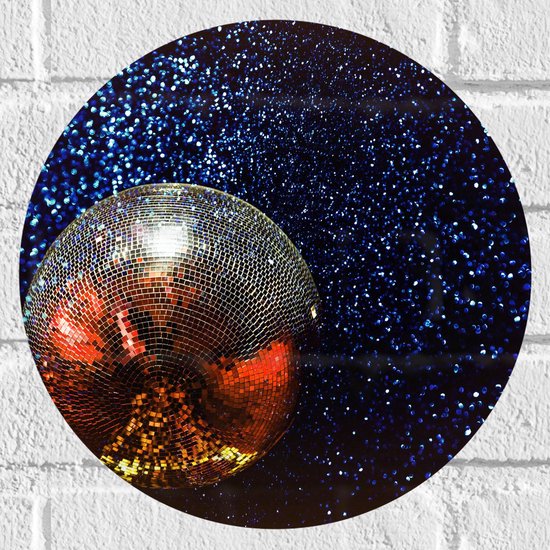 Muursticker Cirkel - Glinsterende Discobal in Donkere Ruimte - 30x30 cm Foto op Muursticker