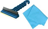 Autoramen IJskrabber met trekker blauw 16 cm met anti-condens doek - Winter vorst accessoires