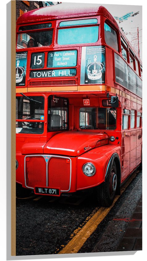 Hout - Traditionele Rode Toeristenbus door de Straten van Londen - 50x100 cm - 9 mm dik - Foto op Hout (Met Ophangsysteem)