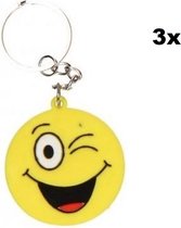 3x Sleutelhanger emoji geel - Smiley 4cm - Sleutel hanger emoticon uitdeel themafeest verjaardag emoji fun