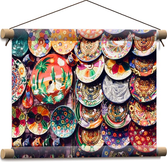 Textielposter - Handgemaakte Keramieken Borden met Kleurrijke Versieringen - 40x30 cm Foto op Textiel