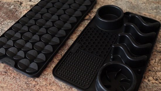 Siliconen Snuffelmat hond 4-in-1 - Snuffelmat & Likmat - Anti-schrok voerbak - 31x21cm - Duurzaam - BPA vrij - Honden speelgoed intelligentie - Likmat Hond - Puppy speelgoed - Denkspel hond - Vaatwasserbestendig - Anti-slip bodem - Blauw