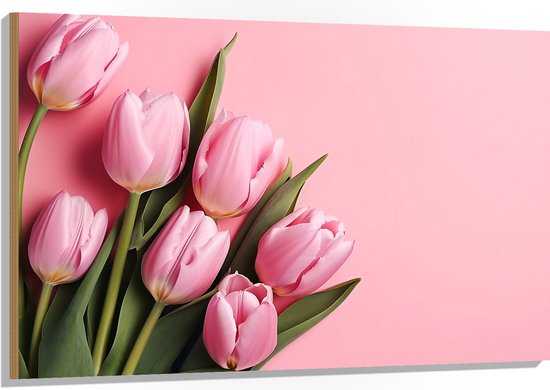 Hout - Boeket van Roze Tulpen Liggend op Roze Oppervlak - 120x80 cm - 9 mm dik - Foto op Hout (Met Ophangsysteem)