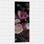 Muursticker - Boeket van Stilleven in Witte en Roze Kleuren - 30x90 cm Foto op Muursticker