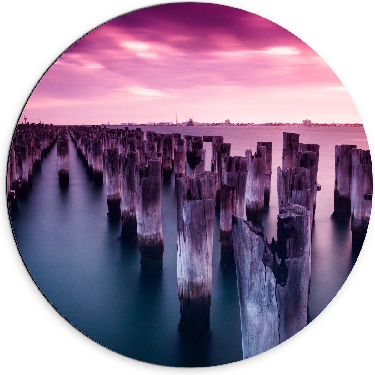 Dibond Muurcirkel - Palen - Water - Hout - Zee - Kleuren - 70x70 cm Foto op Aluminium Muur