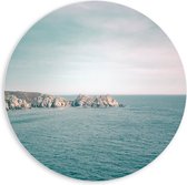PVC Schuimplaat Muurcirkel - Oceaan - Zee - Rots - Stenen - Water - 60x60 cm Foto op Muurcirkel (met ophangsysteem)
