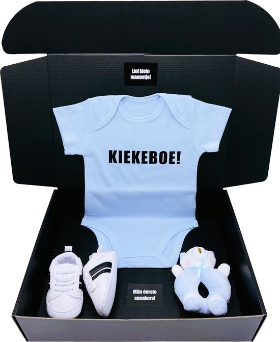Kraamcadeau jongen KIEKEBOE met blauwe romper, rammelaar en babyschoentjes, cadeau geboorte jongen, geboortegeschenk, kan ook rechtstreeks als cadeau worden verstuurd van KIEKEBOE — afbeelding 2